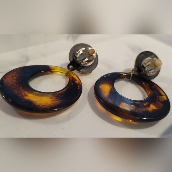 Vintage Oversized Faux Amber Clip ons - Picture 8 of 12